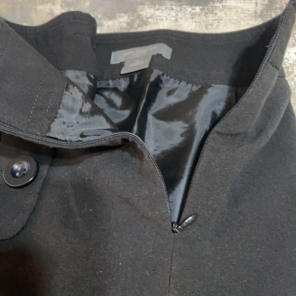 Ann Taylor Petites SZ 0P Black Mini Skirt Cute Front Button Detail and Side Zip - Picture 9 of 14